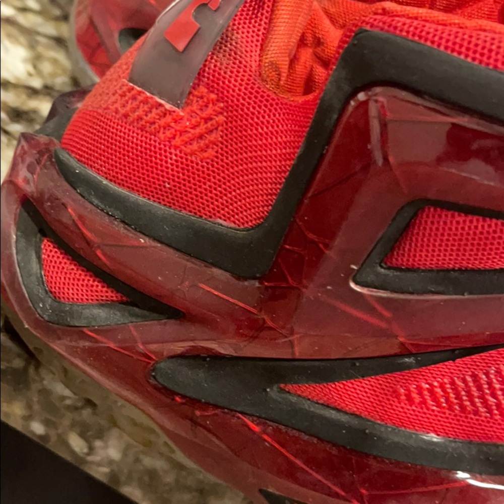 Labron 12 - Picture 7 of 7